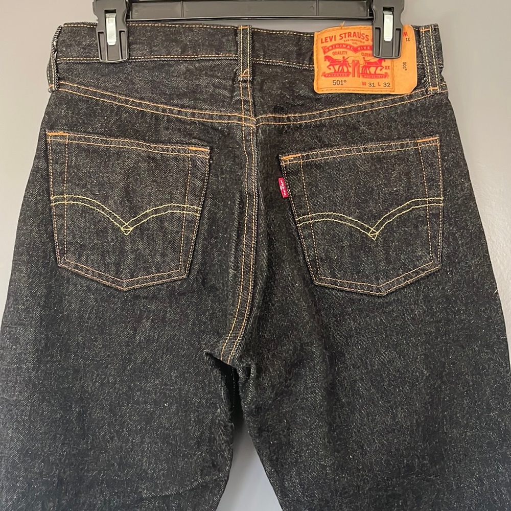 Levi 501 BLACK w/ yellow stitching